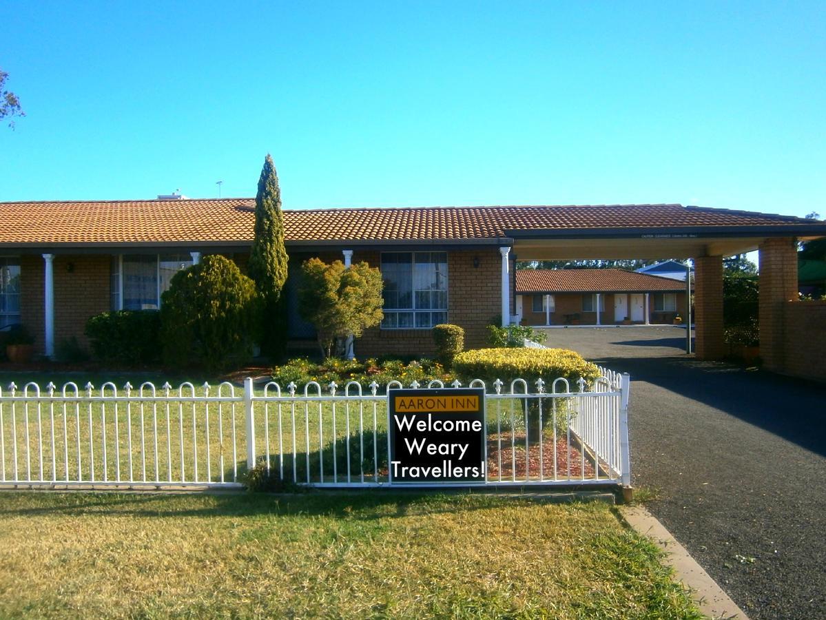 Aaron Inn Motel Narrabri Bagian luar foto